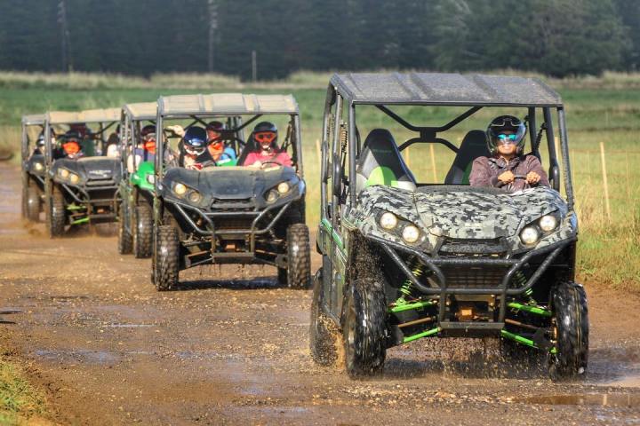 5 UTVs on a Muddy Guided Hawaiian Tour